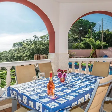 Amazing In W/ Wifi, Outdoor Swimming Pool And 3 Bedrooms Apartment