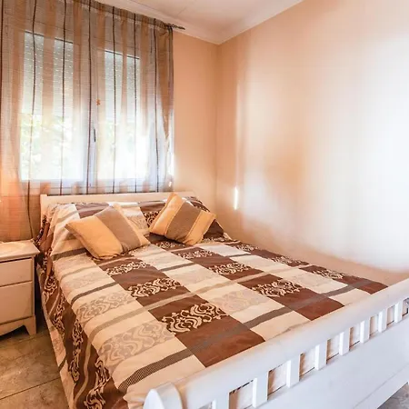 Lejlighed Amazing In W/ Wifi, Outdoor Swimming Pool And 3 Bedrooms *